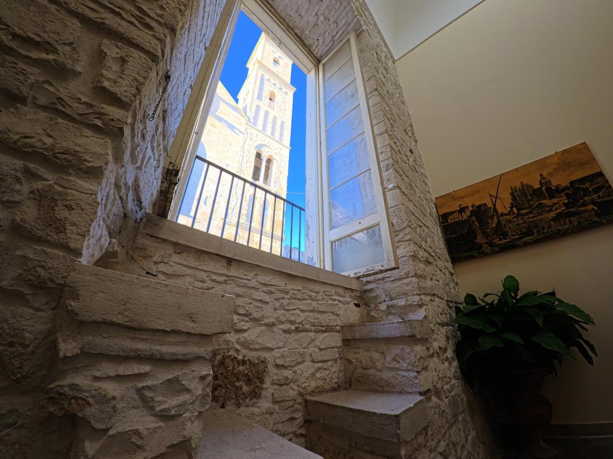 Palazzo Framarino Dei Malatesta - Noble Floor - XIV Century Джовинаццо Экстерьер фото