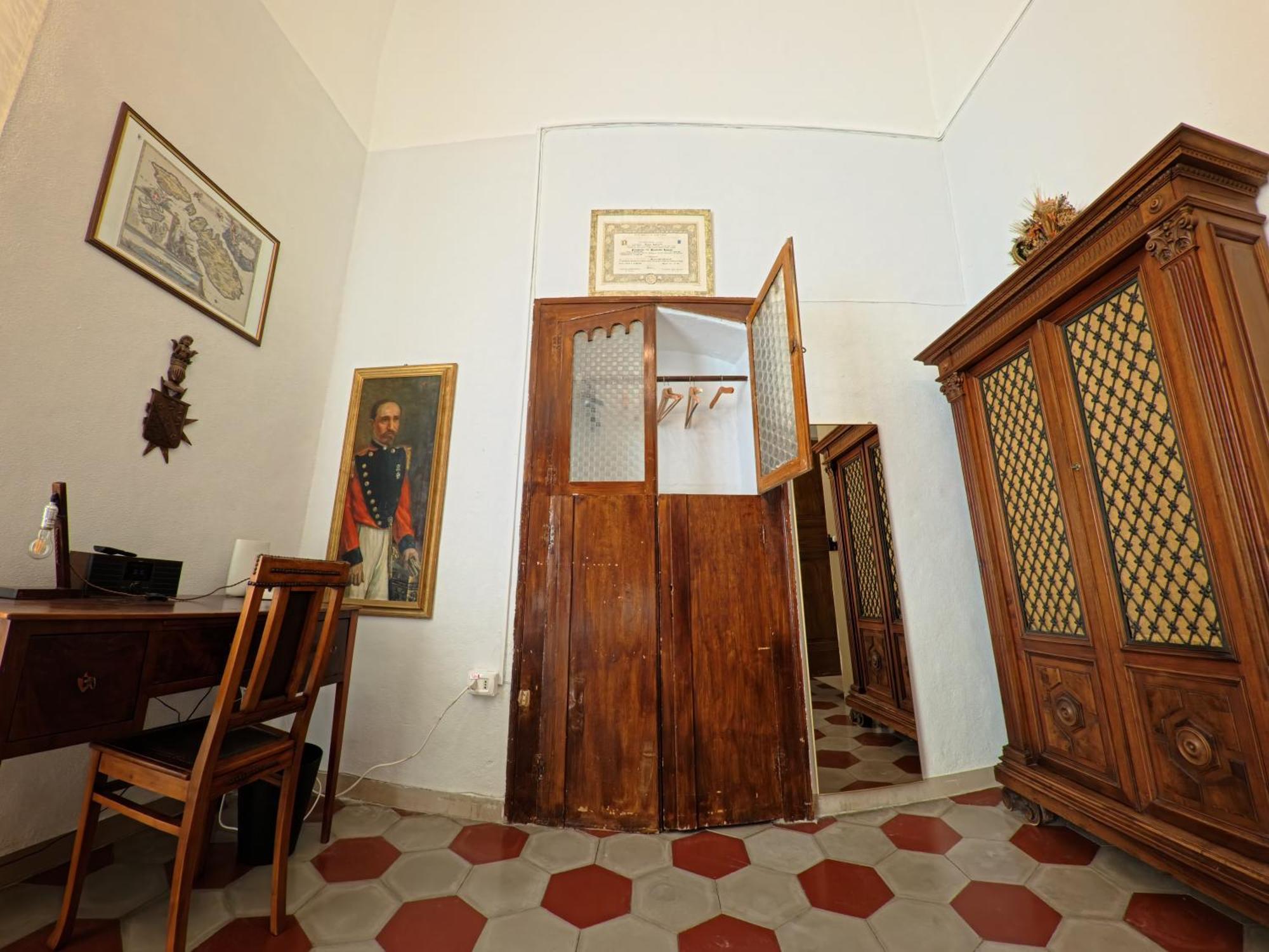 Palazzo Framarino Dei Malatesta - Noble Floor - XIV Century Джовинаццо Экстерьер фото