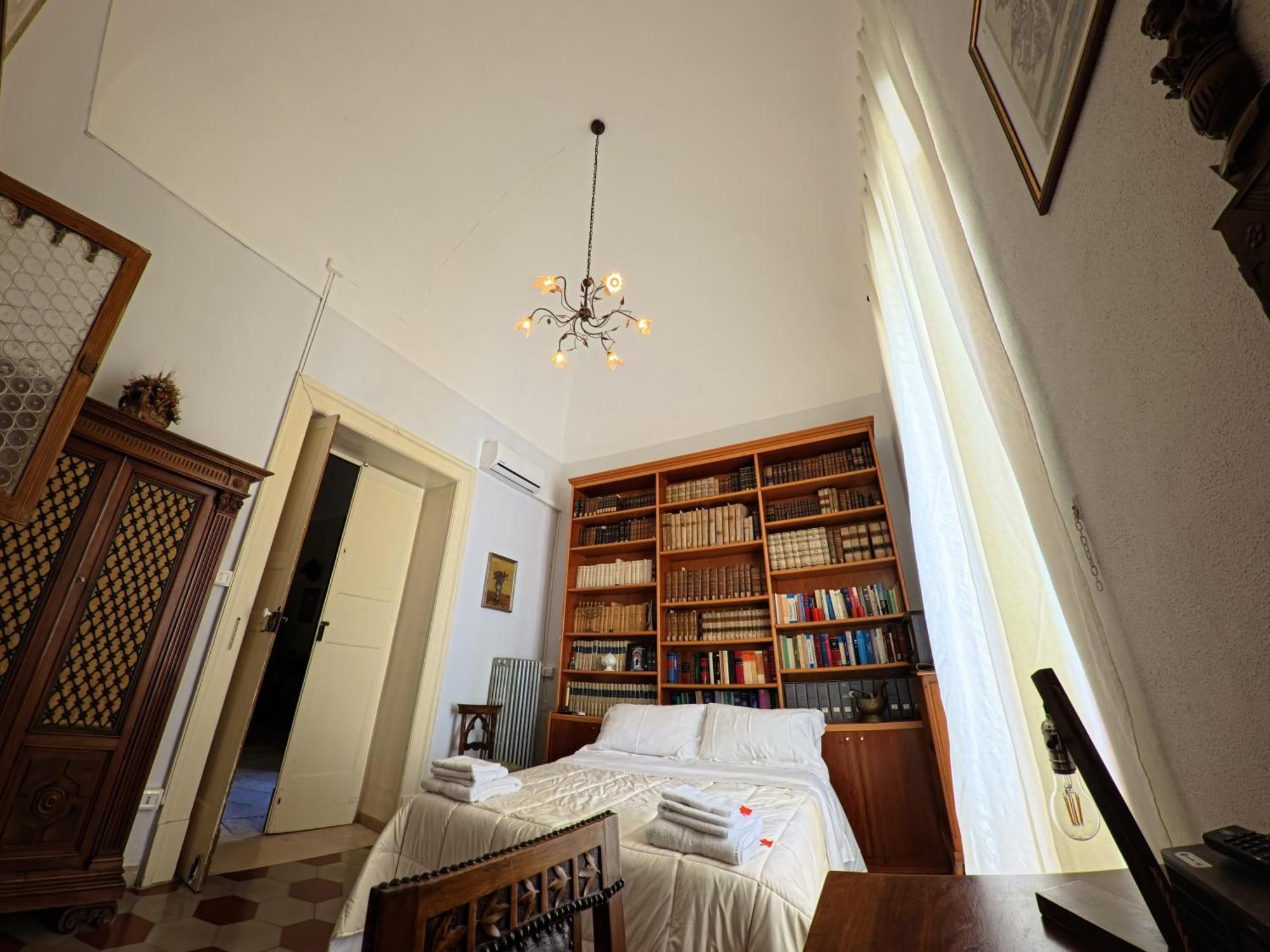 Palazzo Framarino Dei Malatesta - Noble Floor - XIV Century Джовинаццо Экстерьер фото