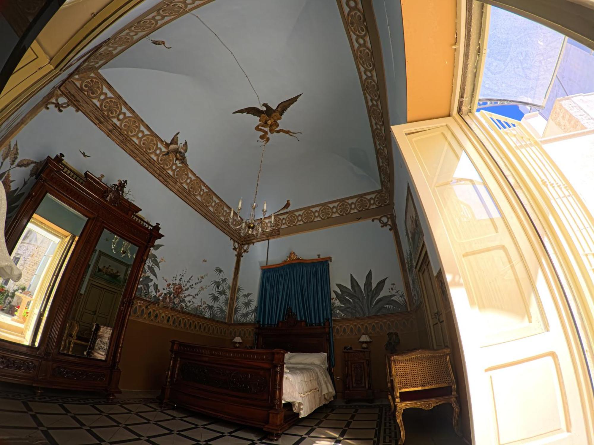 Palazzo Framarino Dei Malatesta - Noble Floor - XIV Century Джовинаццо Экстерьер фото